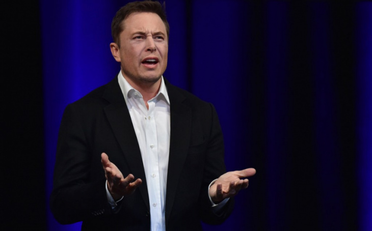 why has elon musk sold a further $6.9bn of tesla shares?