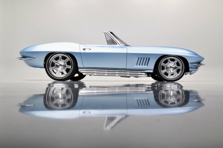 longtime builder cranks out a near-perfect 1967 corvette restomod
