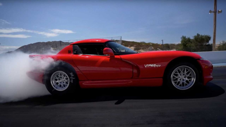 dodge viper with hellcat redeye swap sounds evil at the drag strip