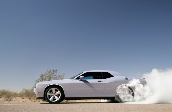 here’s every dodge challenger weight and spoiler: they’re heavy