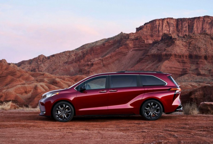 here’s why you should buy a toyota sienna and not a highlander