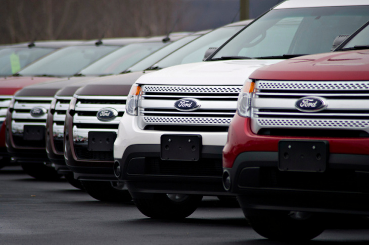 best used ford explorer suv years: 1 model to hunt for and 2 to avoid