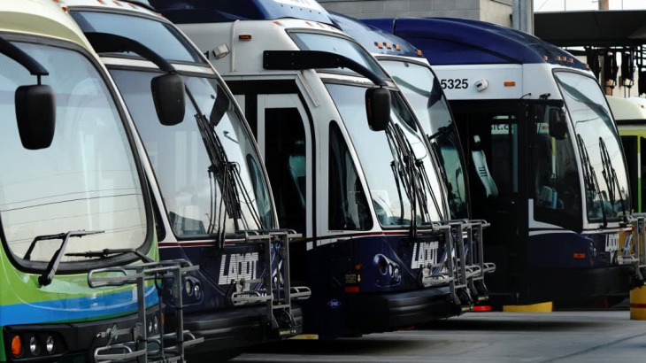 u.s. grant awards $1.66 billion for low-emissions buses