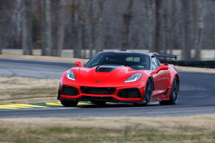 c7 zr1 or c8 z06? the c8 z06 is getting all the press, but is the older c7 zr1 the better buy?