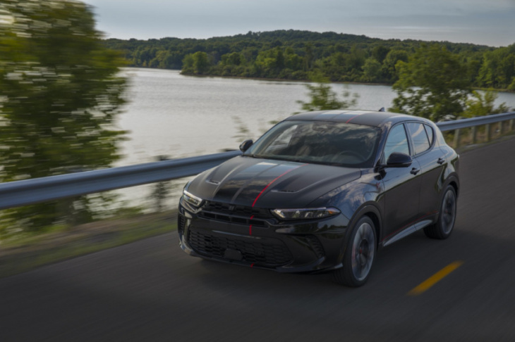 android, preview: 2023 dodge hornet brings charger, challenger influences to small crossover segment