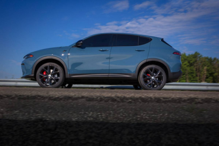 amazon, android, 2023 dodge hornet: performance-oriented small suv lands under $30,000