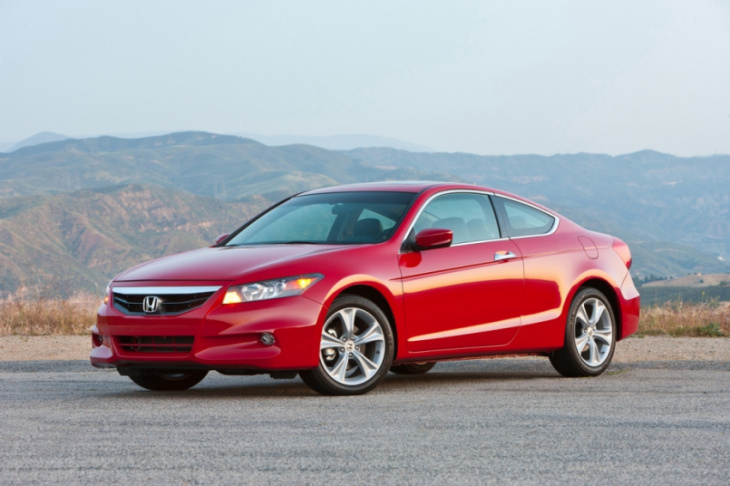 the 2012 honda accord is one of the most satisfying 10-year-old midsize sedans, says consumer reports