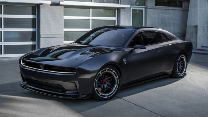 the all-electric dodge charger daytona srt concept is louder and faster than a v8 muscle car