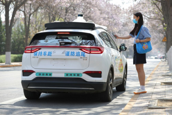 microsoft, android, china to have driverless taxi services soon thanks to baidu - grab coming soon?