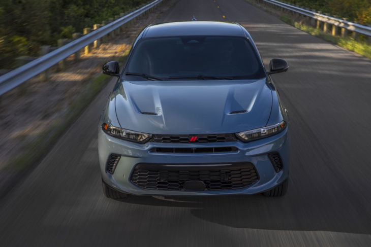 tones of tonale: the internet reacts to the new 2023 dodge hornet