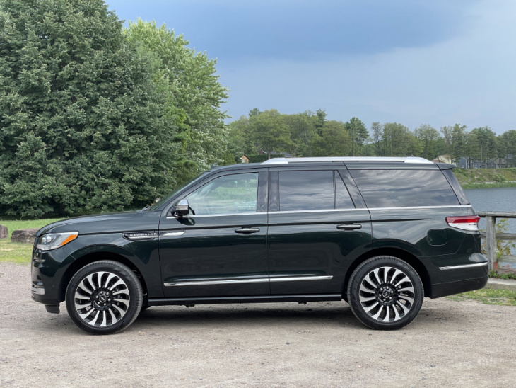 2022 lincoln navigator review: modern american luxury done well