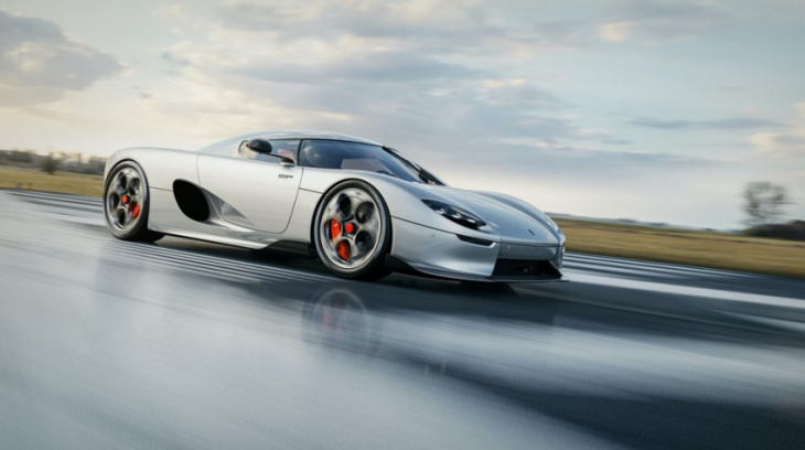 the koenigsegg cc850 has a fake manual transmission and 1385 hp