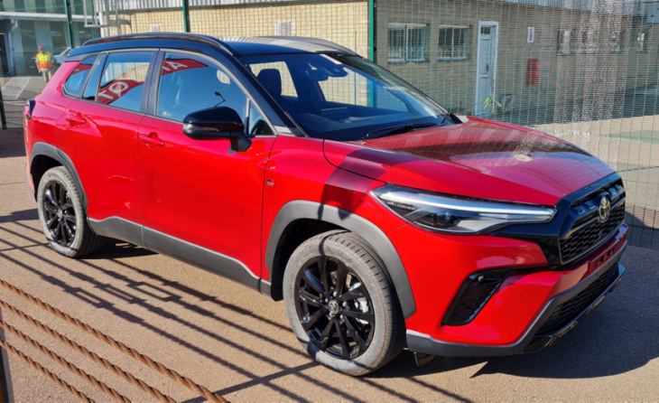 first drive in the new toyota corolla cross gr-sport – sporty handling and good looks
