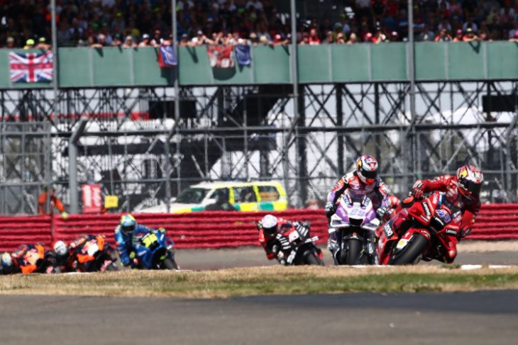 motogp to introduce f1-style sprint races for 2023 campaign
