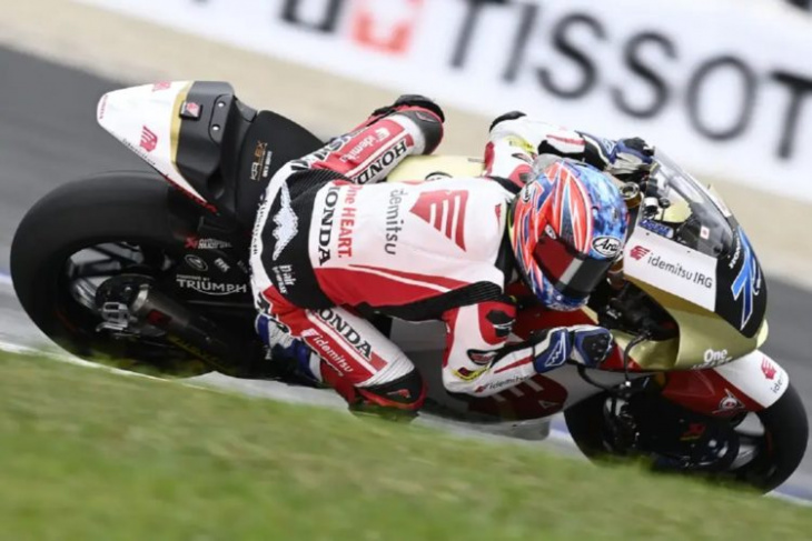 ogura fends off chantra to snatch austrian moto2 win, vietti crashes