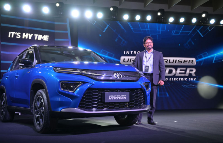 toyota doubles down on its hybrid bet in india
