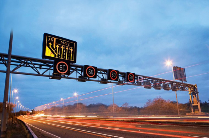 how to, smart motorways: what are they and how to use them