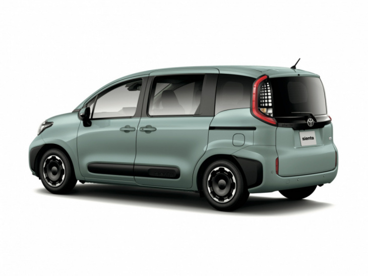 all-new 2022 toyota sienta launched in japan - can fit a 27-inch mtb inside