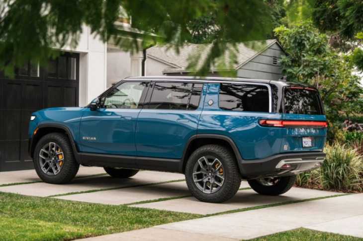 should new the rivian suv be worried about kia’s new ev9?