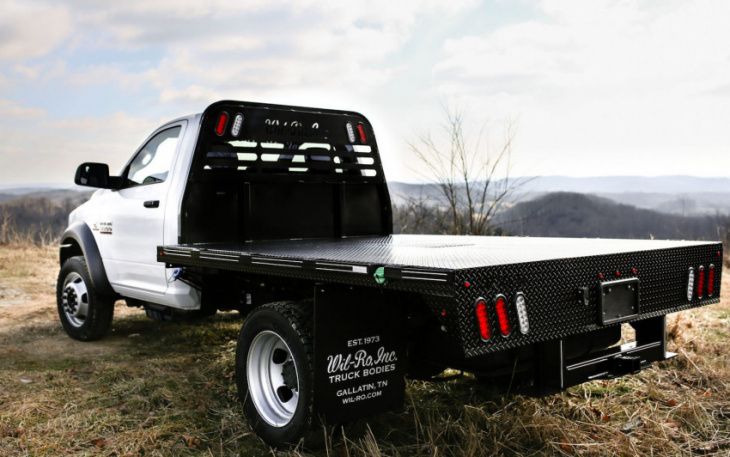 why do some pickup trucks have a flat bed?