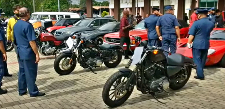 customs seizes 41 luxury cars including classic ford mustang, mazda rx7, and more worth close to rm 11m with rm 7.12m unpaid duties