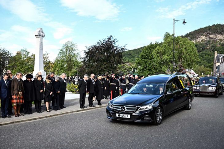 the queen oversaw a golden age of british motoring | axon’s automotive anorak