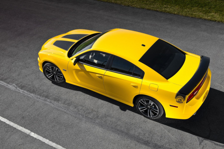 dodge revives 'super bee' nameplate for street-strip charger