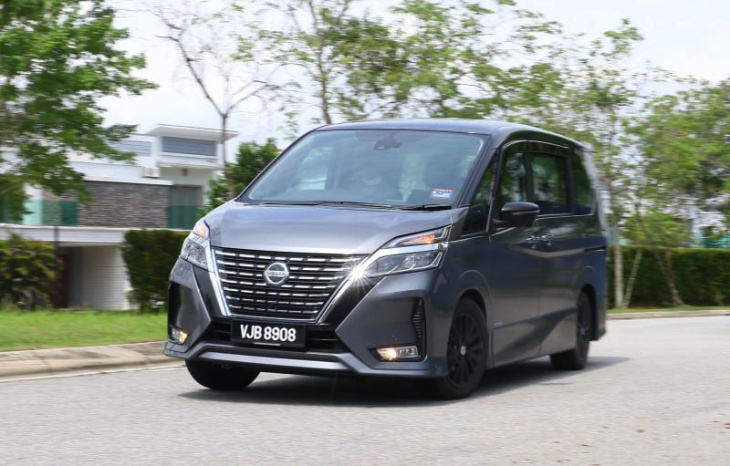 android, nissan serena s-hybrid: upscale ambitions