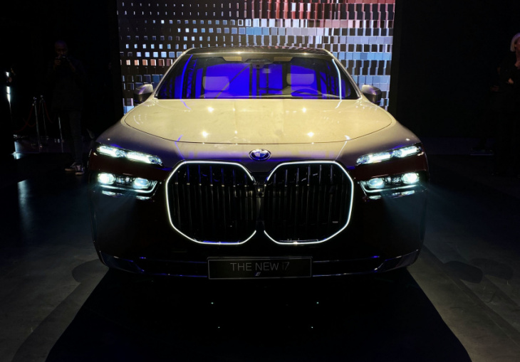 first look at the new electric bmw 7 series
