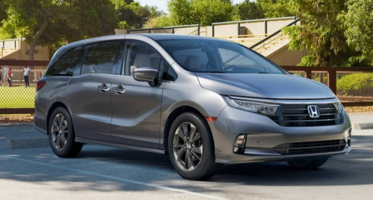 here’s why you should buy a honda odyssey and not a honda pilot
