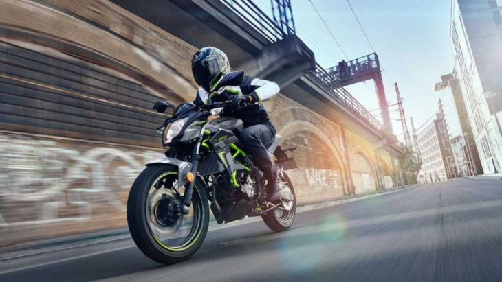 kawasaki introduces new colorways to z125 and ninja 125 in europe