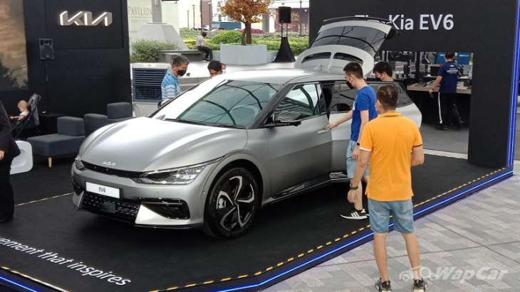 malaysia's first kia ev6 delivered to owner; more coming on the way