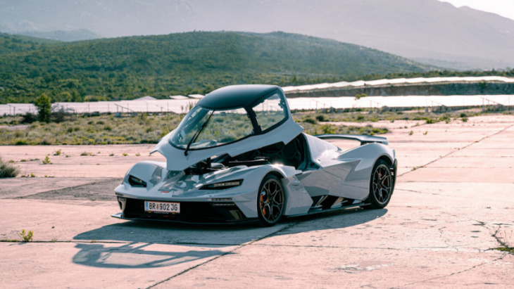 ktm's first road car is the 493-hp x-bow gt-xr