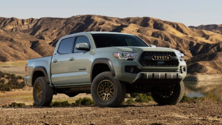 2023 toyota tacoma gets beat by the 2023 jeep gladiator