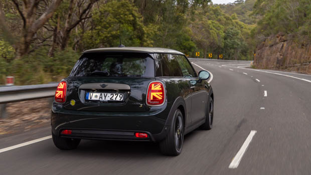 android, mini cooper se resolute edition 2023 review