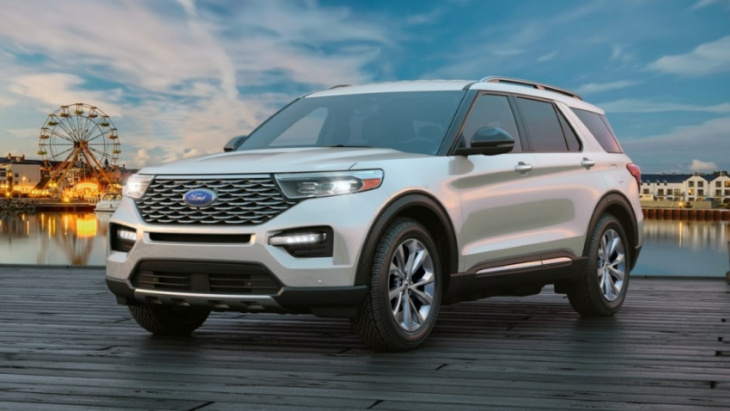 2023 ford explorer defeats the 2023 chevy traverse