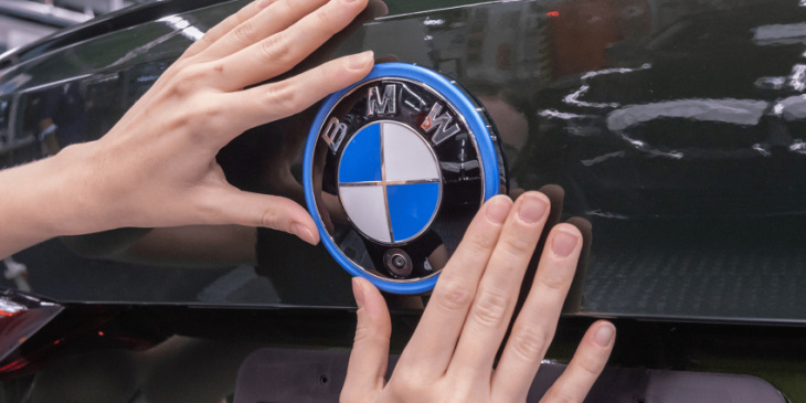 bmw confirms use of round-battery cells for new class