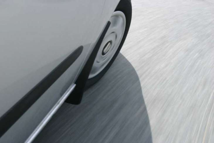 majority of motorists unaware of electric vehicle specific tyres