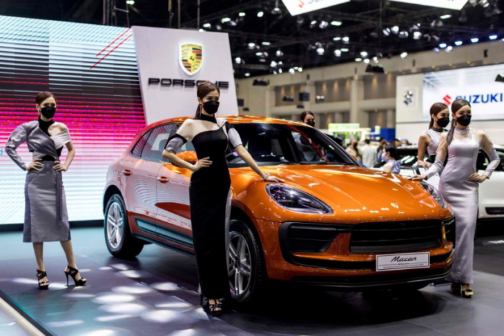 android, why is the 2022 porsche macan porsche’s best-selling vehicle?