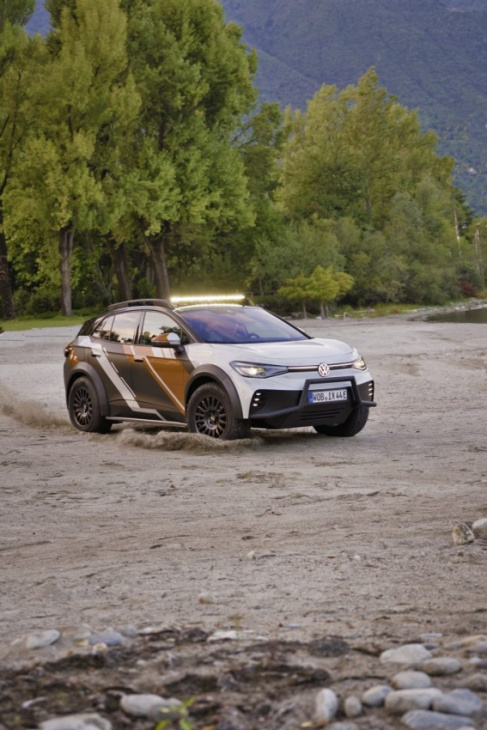 volkswagen unveils id.xtreme off-road suv concept car