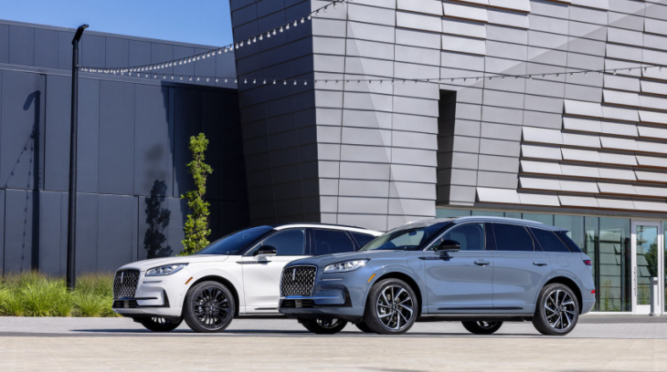 2023 lincoln corsair suv refreshed with more tech and a hands-free driving system