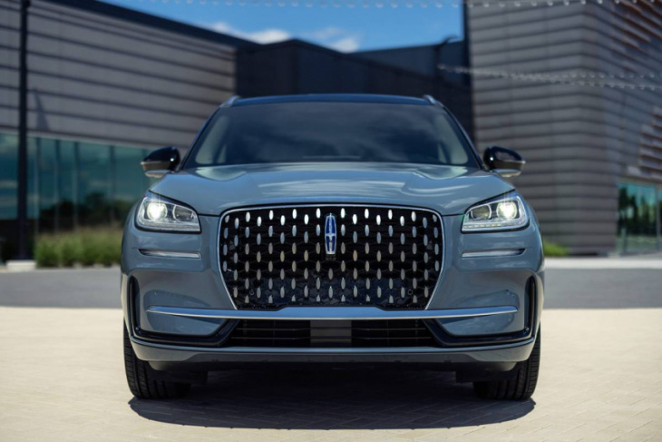 2023 lincoln corsair: new face, new features