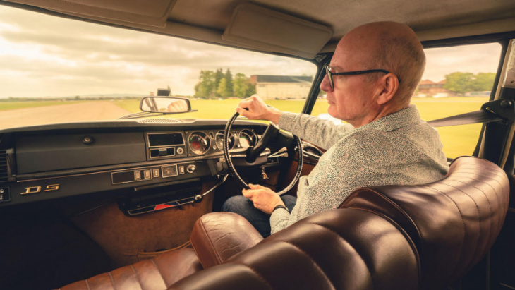 driving a restomodded electric citroen ds
