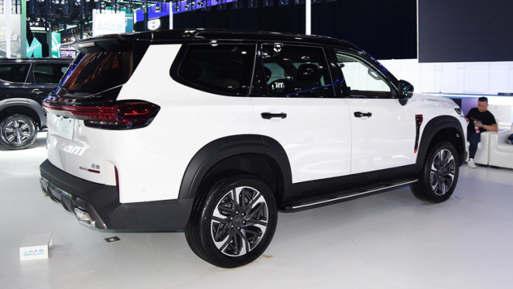 is the maxus territory china's more opulent rival to the toyota fortuner?