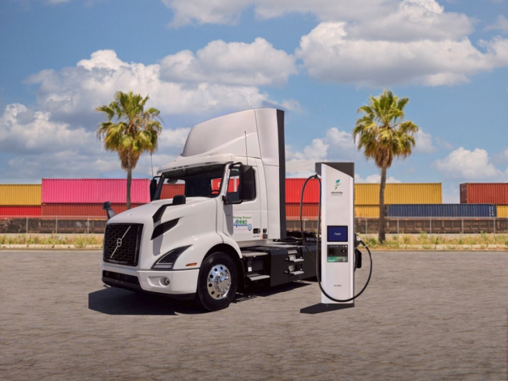 here’s why drayage trucks are among the first to go ev