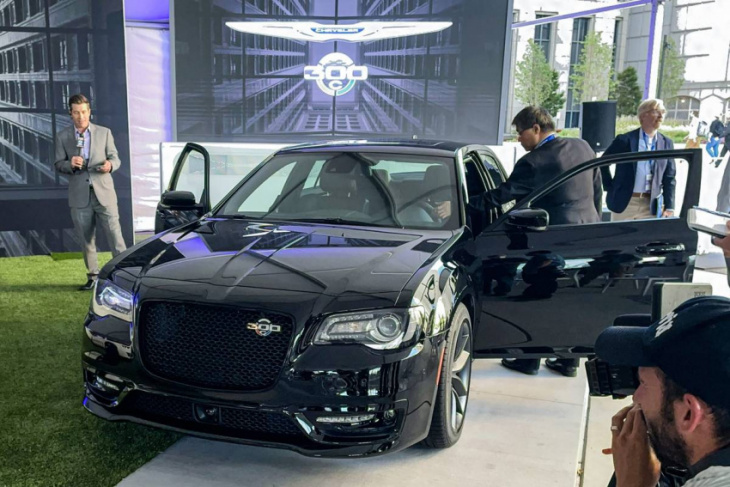 up close with the 2023 chrysler 300c: if it’s too loud, it might also be too old
