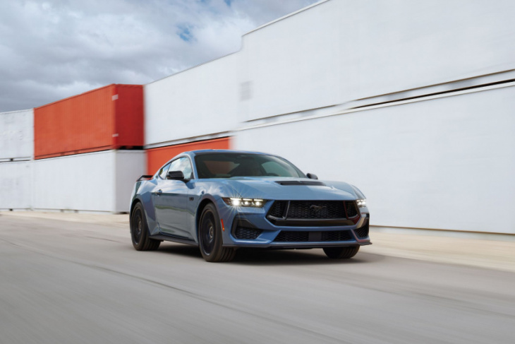 2024 ford mustang keeps the stick and the v8