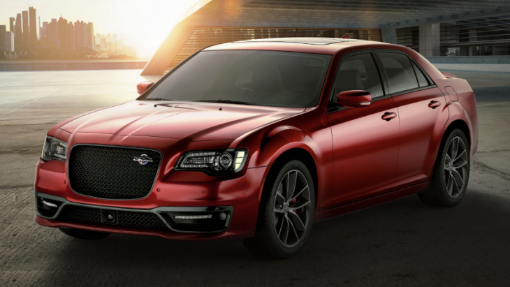 chrysler says goodbye to the 300c... with a hemi, of course