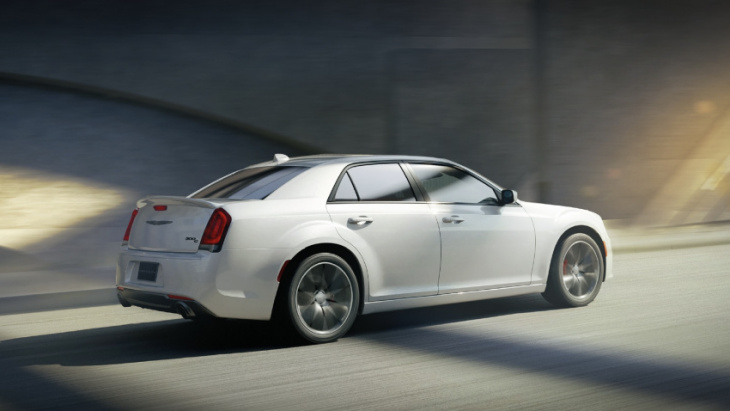 chrysler says goodbye to the 300c... with a hemi, of course