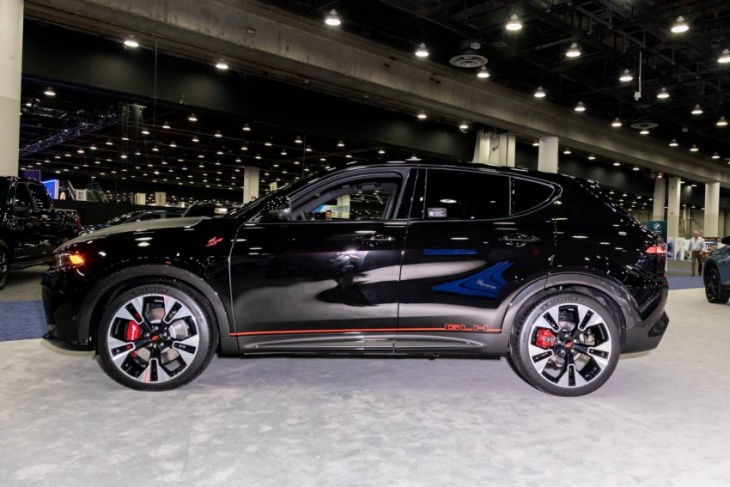 2023 dodge hornet up close video: buzzing with potential